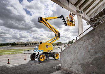 A45E Articulated Boom Access Platform